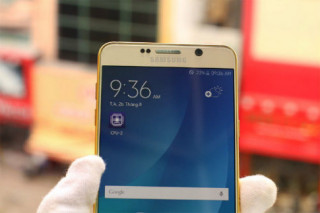 Hút mắt với mẫu Galaxy Note 5 mạ vàng giá 32,6 triệu đồng