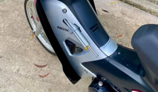 Bạn từng thấy chiếc Wave RS nào độ khủng khiếp thế này chưa?
