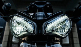 Cận cảnh Triumph Speed Triple 1200 RS 2021 có giá gần 570 triệu đồng tại VN