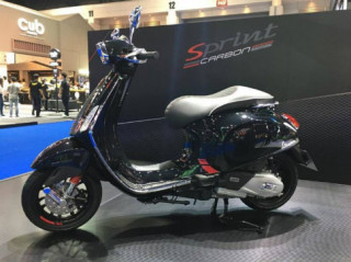 Cận cảnh Vespa Sprint 150 Carbon Edition với giá bán hơn 90 triệu đồng