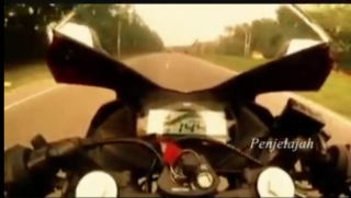 [Clip] R15 V3.0 đạt TopSpeed 144km/h