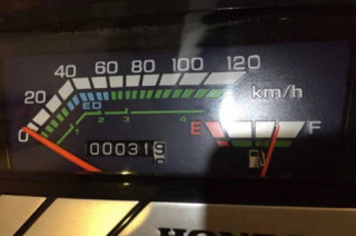 Dream Thái ở Hà Nội lăn bánh 31km có giá 300 triệu khiến dân mạng phát sốt