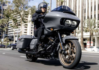 Harley-Davidson Road Glide ST, Street Glide ST 2022 tiếp tục ra mắt Malaysia với giá gần 1 tỷ đồng