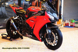 Honda CBR1000RR chân dung cực chất độ option Carbon fiber