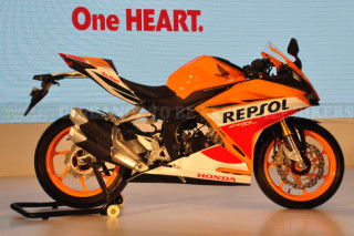 Honda CBR250RR Phiên bản Repsol 2018 về VN có gì hot?