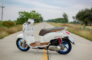 Honda Scoopy độ cá tính với option đồ chơi kiểng giá trị của dân chơi Thailand