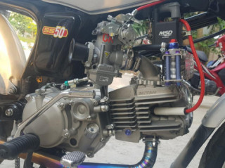 Huyền thoại côn tay Honda 67 trở thành quái vật với khối động cơ Japan