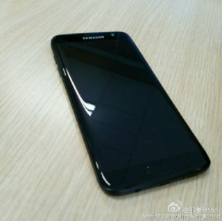 Lộ ảnh Samsung Galaxy S7 Edge màu đen bóng Glossy Black