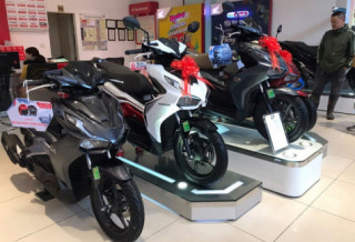 Nhộn nhịp thị trường xe máy Honda dịp giáng sinh