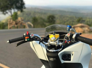 PCX 150 2018 độ mang vẻ đẹp giản đơn của biker xứ chùa vàng