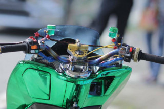 PCX 150 độ mang sự đẳng cấp cho người xem với tone màu Xanh Chrome