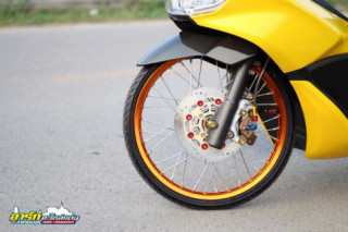 PCX 150 độ tạo đẳng cấp với dàn chân siêu bén của biker nước bạn