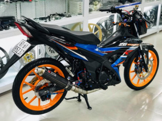 Sonic 150 bản độ hút hồn người xem với dàn chân cả trăm triệu đồng