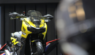 Xuất hiện Honda ADV 150 độ đẳng cấp với tone màu Yellow