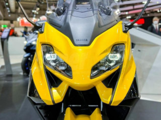 Chi tiết Yamaha TMax 2022 hoàn toàn mới ra mắt tại sự kiện EICMA 2021