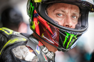Đáng buồn, Valentino Rossi được đồn sẽ giải nghệ vào năm sau?