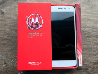 Đánh giá Motorola Moto Z2 Play: Máy “ngon”, phụ kiện đa dạng