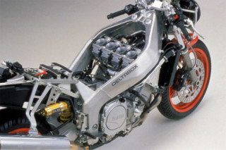 Làm quen với thiết kế khung nhôm Yamaha DeltaBox