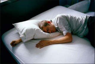Ngủ nhiều làm tăng nguy cơ đột quỵ?