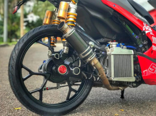 NVX 155 độ cực đấu với dàn chân đẹp vi diệu của biker nước bạn