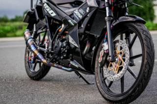 Satria 150 độ sang chảnh với vẻ ngoài lắm tiền nhiều của
