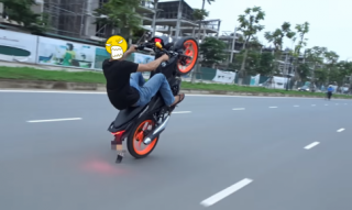 Suzuki Raider (Satria) - không dành cho người mới chạy và thích thể hiện