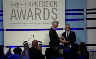 Tim Cook vinh dự nhận giải thưởng Tự do ngôn luận năm 2017