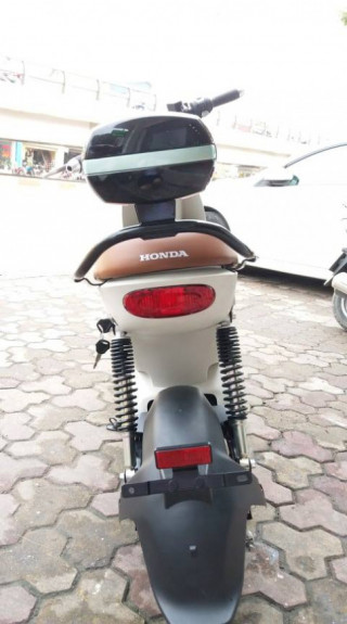 Xe máy điện Honda H1 tự tin kiêu hãnh