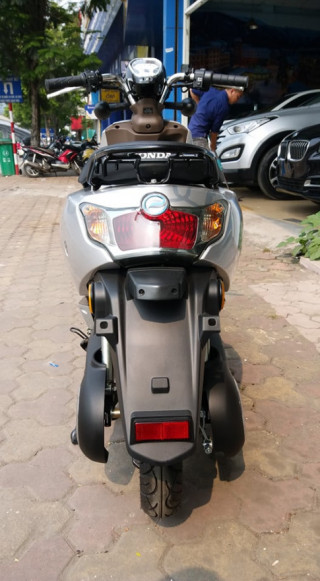 Xe máy điện Honda V3 cơn lốc tiên phong trong bảo vệ môi trường