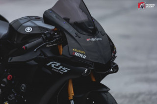Yamaha R1 ngụy trang thành R15