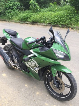 Yamaha R15 v2
