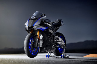 Yamaha R1M - Mãn nhãn với màn ôm cua cực đỉnh