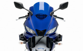 Yamaha R3 được trang bị cánh gió (winglets) từ PUIG