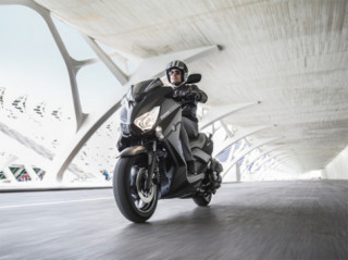  Yamaha X-Max 400 Momo Design 