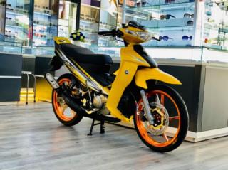 Yaz 125 độ cực chất cùng gam màu vàng nổi bật nhất xóm làng