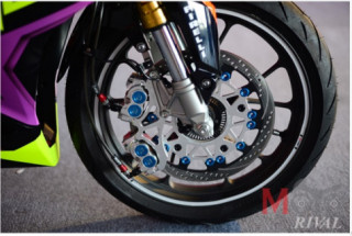 Bản độ CBR150R chìm đắm trong dàn trang bị hiệu suất cao