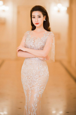 Chiếc váy táo bạo, mỏng manh nhất của Hoa hậu Đỗ Mỹ Linh