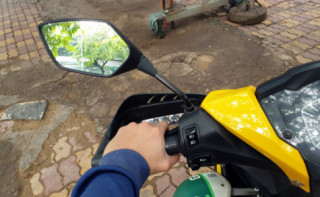 Gương chiếu hậu - Tháo ra thì đẹp nhưng lại cực nguy hiểm
