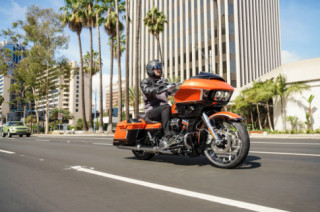 Harley-Davidson ra mắt 7 mẫu xe mới 2022: Động cơ mạnh mẽ hơn và có nhiều màu sắc độc đáo