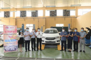 Honda Việt Nam trao tặng xe và thiết bị kỹ thuật cho trường nghề tại Vĩnh Phúc và Hà Nam