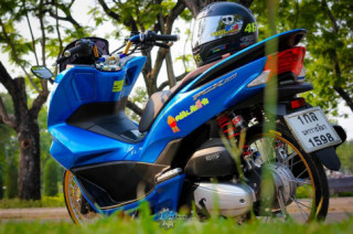 PCX 150 độ mang bước chân siêu lướt của biker nước bạn