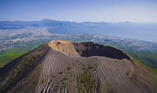 Phát hiện điện thờ La Mã dưới tro núi lửa 2.000 năm ở Pompeii