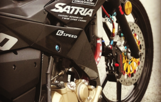 Satria F150 đập tan tình làng nghĩa xóm với khẩu pháo Carbon