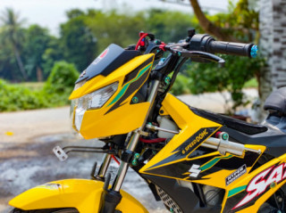 Satria FI độ cực chất trong phiên bản ‘mặt trời tâm huyết’