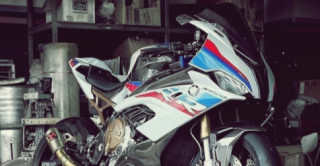 BMW S1000RR 2019 độ sương sương với option hàng hiệu