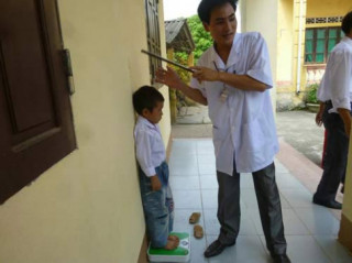 Gần 30% trẻ em Việt Nam bị suy dinh dưỡng thấp còi