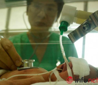 Mẹ ung thư nguy kịch, mổ bắt thai cứu bé gái 34 tuần tuổi