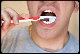 Những sự thật ‘kinh hoàng’ về bàn chải đánh răng