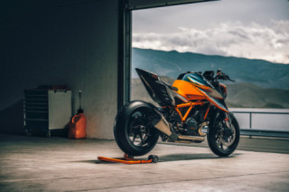 KTM 1290 Super Duke R sắp lộ diện phiên bản hoàn toàn mới với mã ‘EVO’