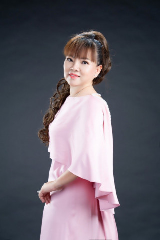 “Nữ hoàng ngọc trai” Thanh Hương ngồi ghế nóng Vietnam Top Fashion and Hair 2020